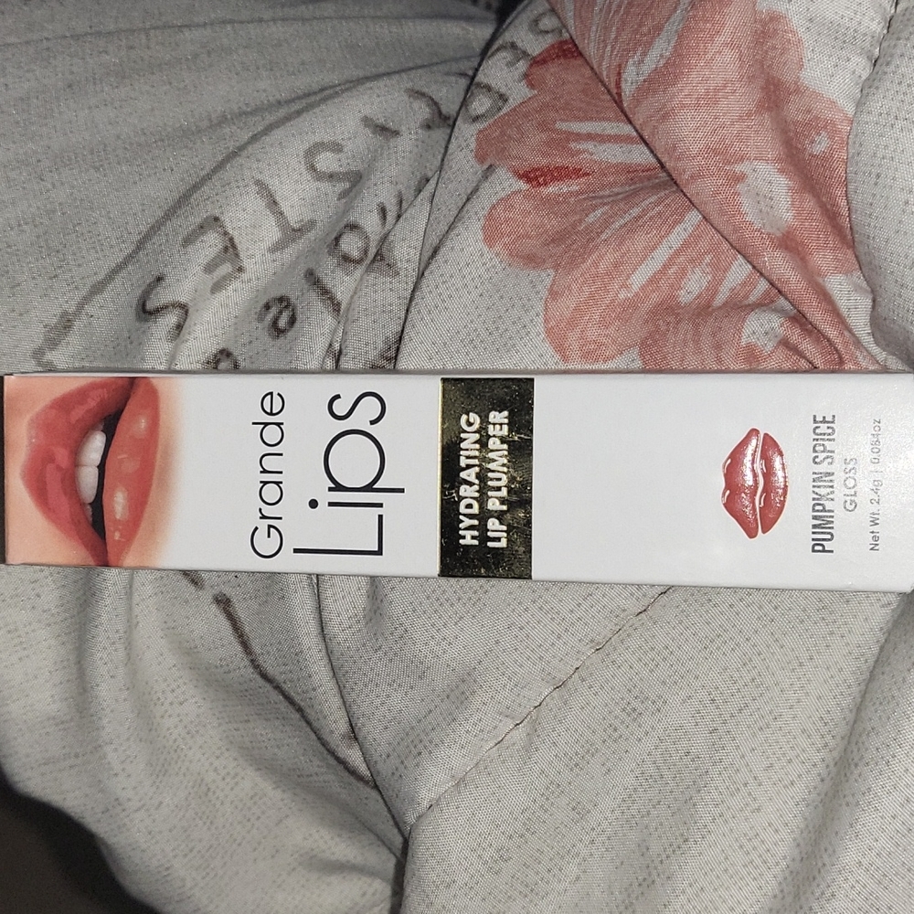 Grande lips hydrating lip plumper gloss in pumpkin spice